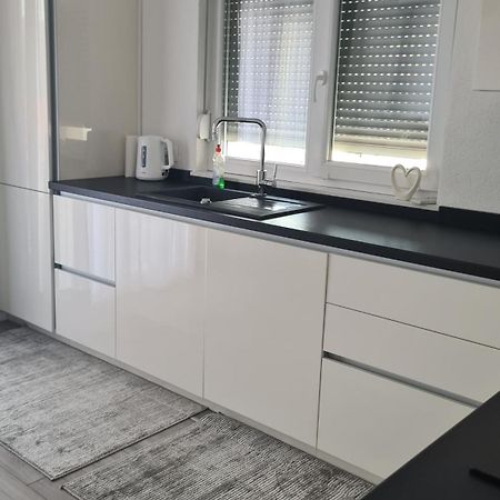 Apartment Merry - Free Garage & Parking Mostar Zewnętrze zdjęcie