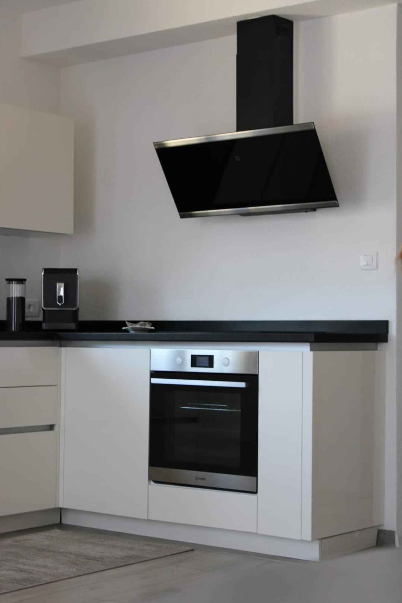 Apartment Merry - Free Garage & Parking Mostar Zewnętrze zdjęcie