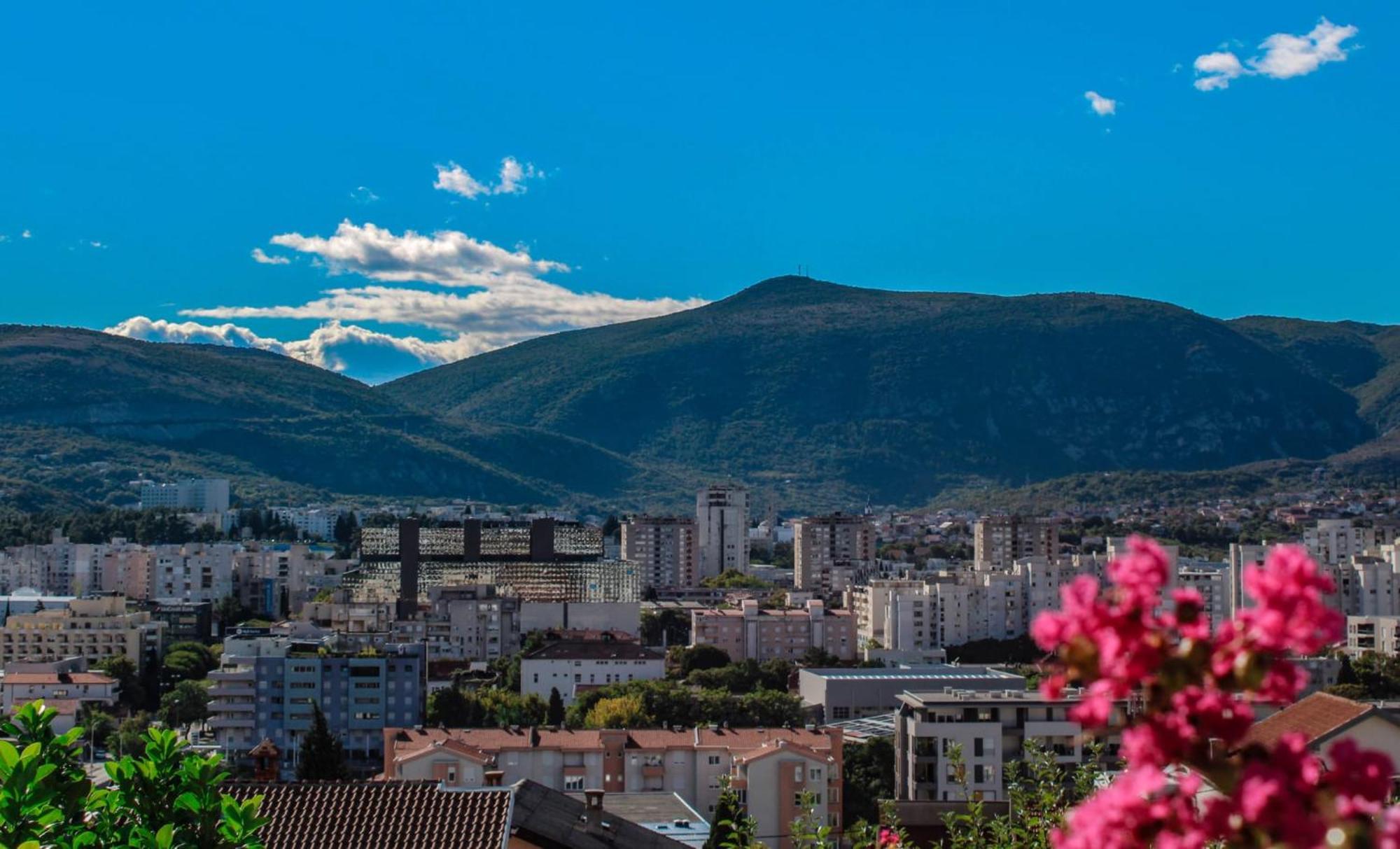 Apartment Merry - Free Garage & Parking Mostar Zewnętrze zdjęcie
